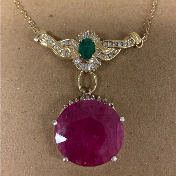 Jewelry - Huge 32.06 ct emerald diamond 14k gold necklace